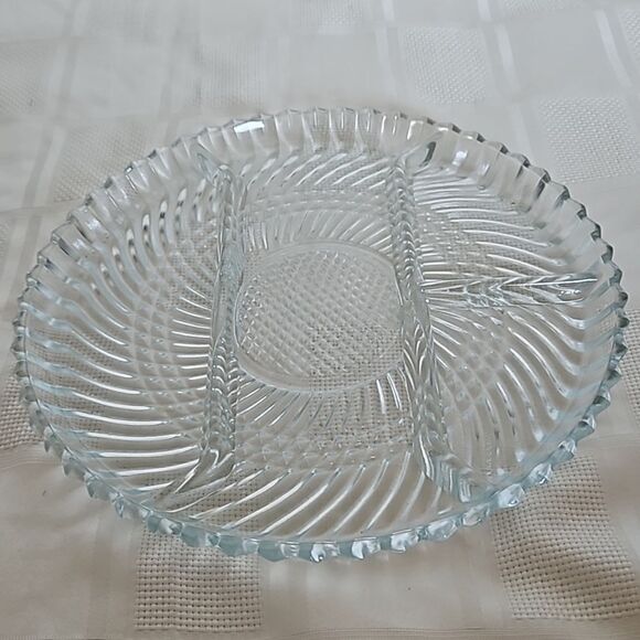 Clear Glass Divided Snack Serving Tray 10"-10" - Picture 9 of 16